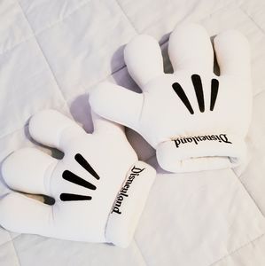 Mickey Mouse gloves